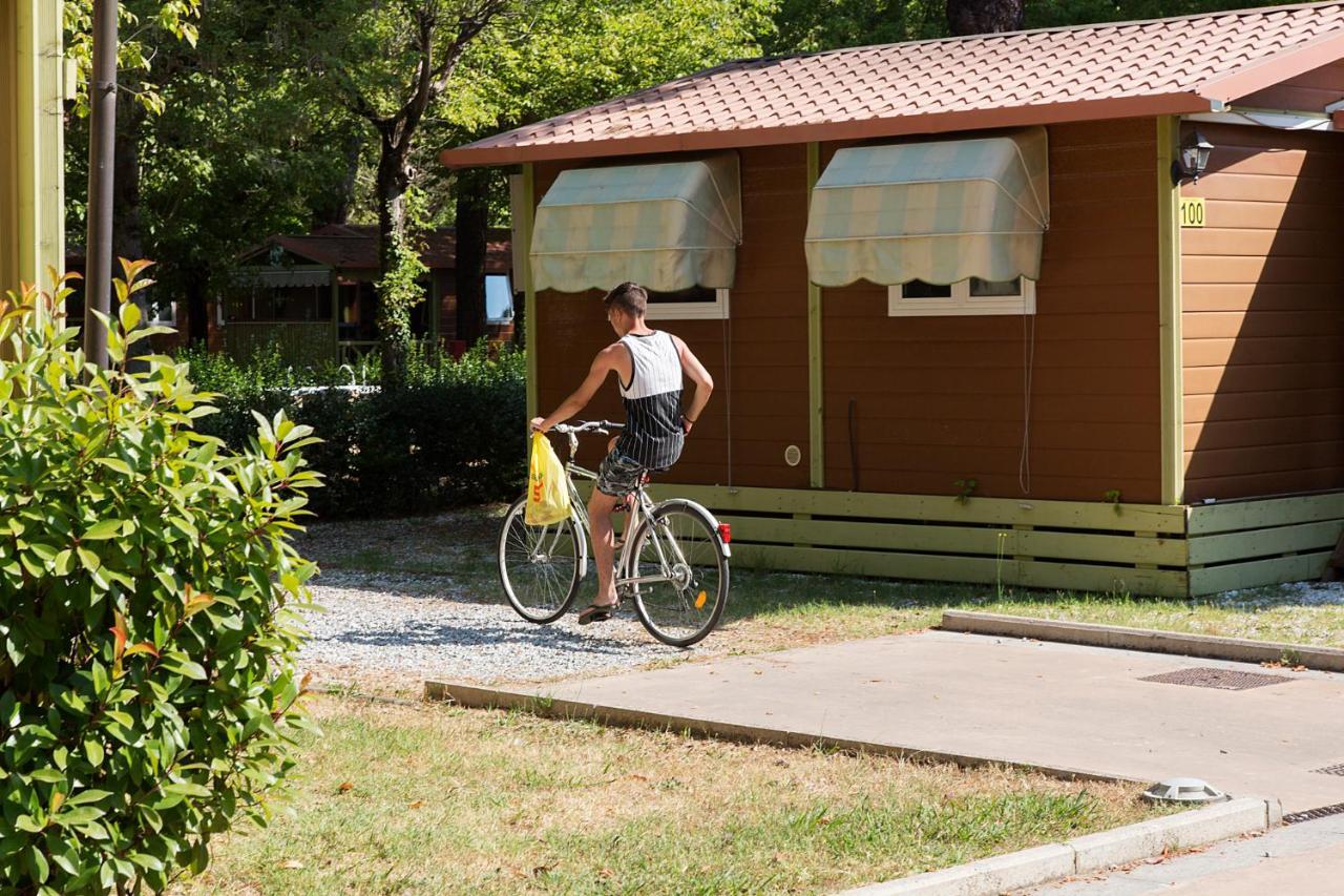 Camping Versilia Mare Hotel Lido di Camaiore Buitenkant foto